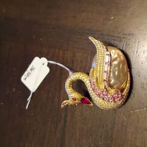 Women's Weiss swan brooch